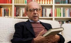 رحيل الكاتب الألباني إسماعيل كاداريه عن 88 عاماً